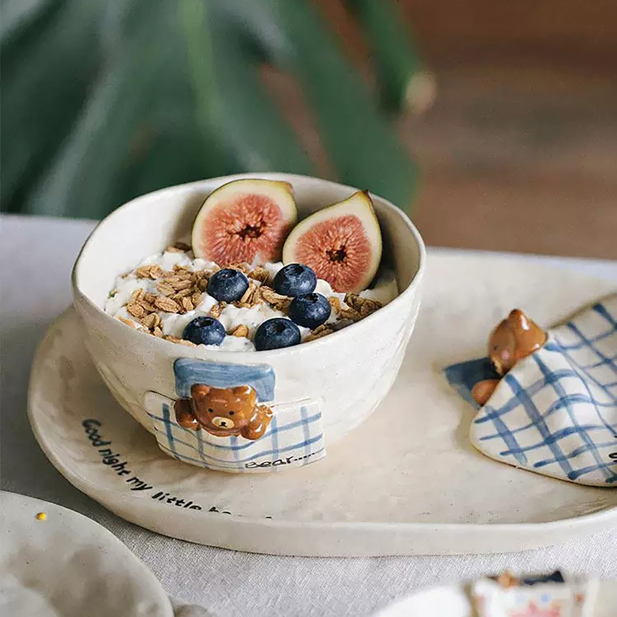Vaisselle de petit déjeuner artisanale en céramique à motif ourson