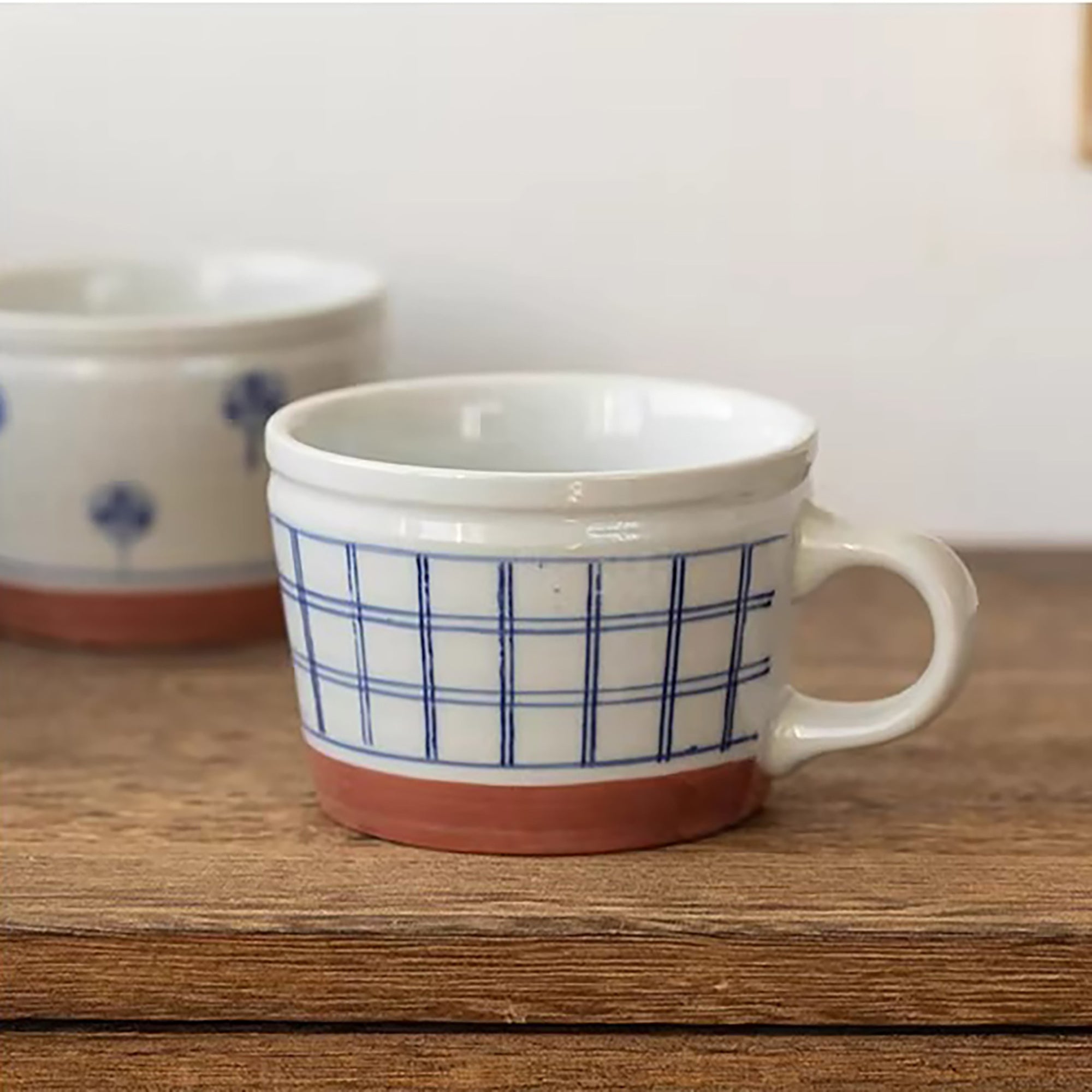Mug Minoyaki motif arbres et carreaux peint à la main