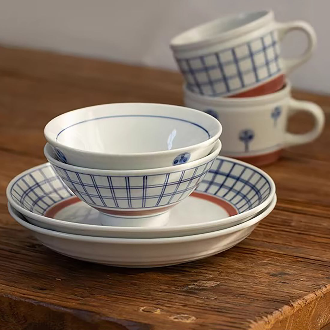 Vaisselle Minoyaki motif arbres et carreaux peinte à la main