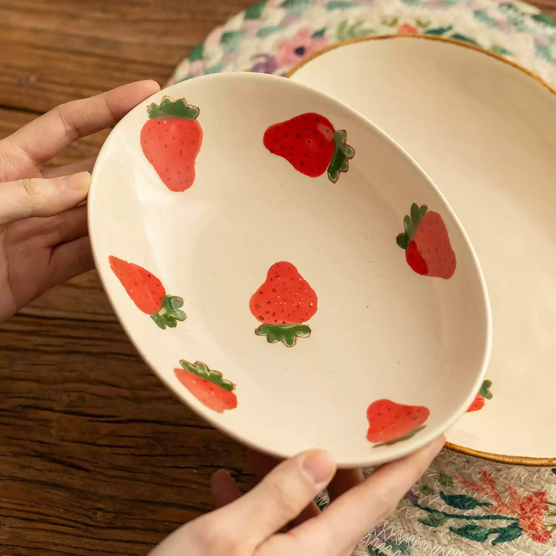 Vaisselle Mino-yaki en céramique à motifs de fraises