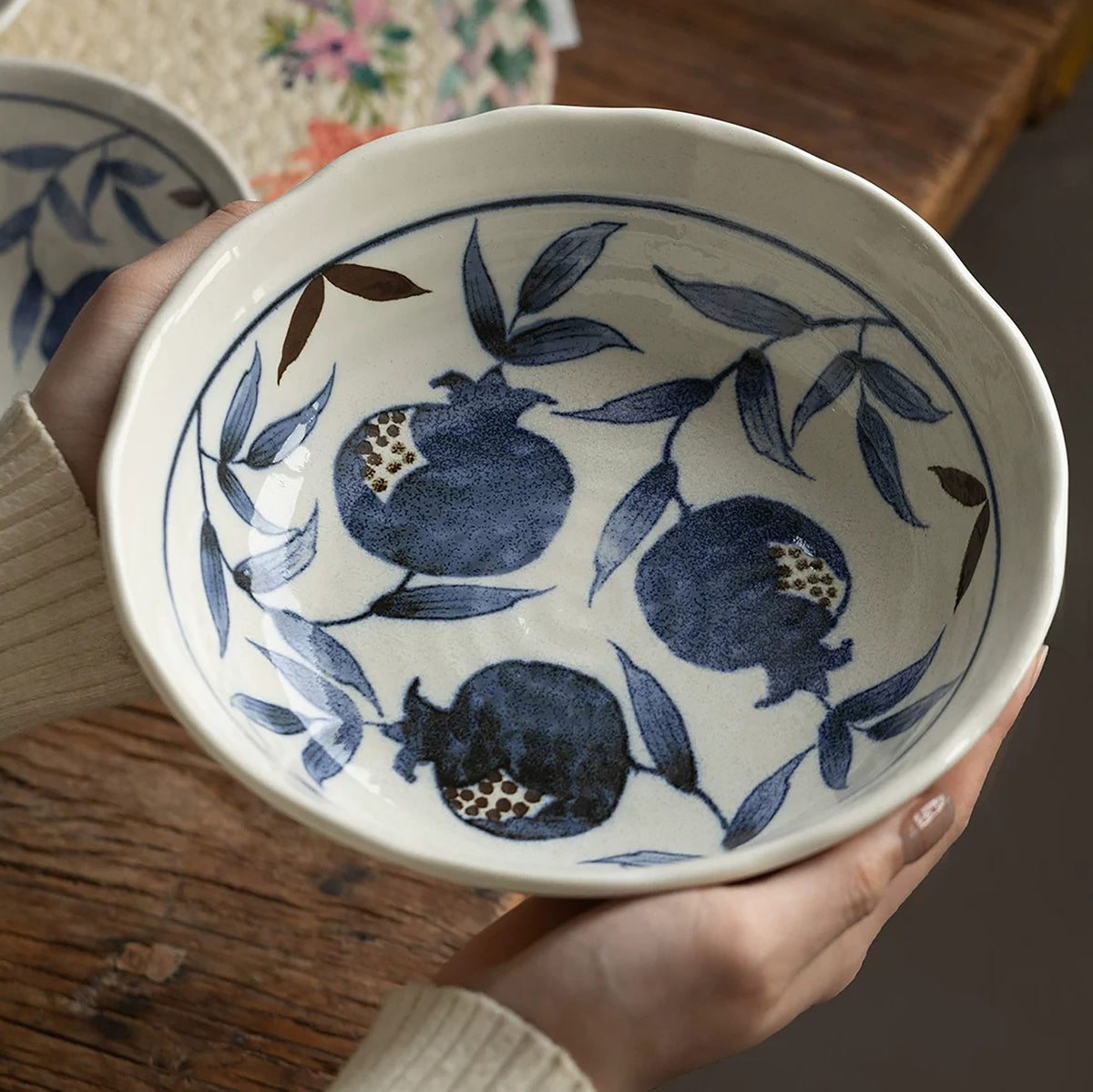 Vaisselle Mino-yaki en céramique à motifs de grenade bleus