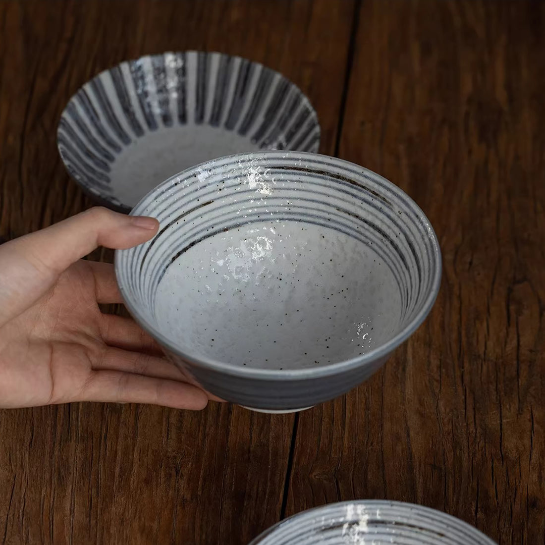 Vaisselle Minoyaki en grès décor tokusa peint à la main