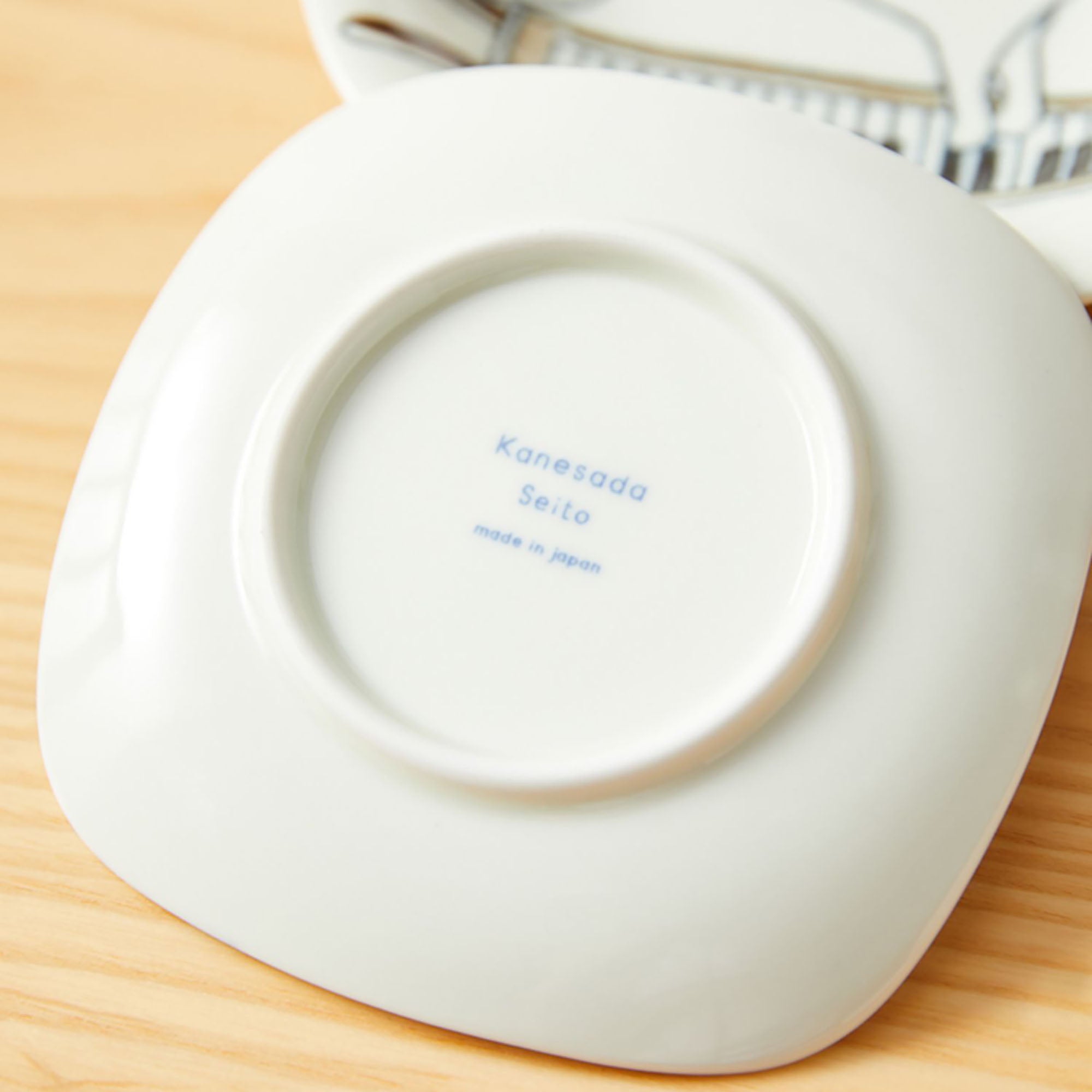 Tableware with cute cat design