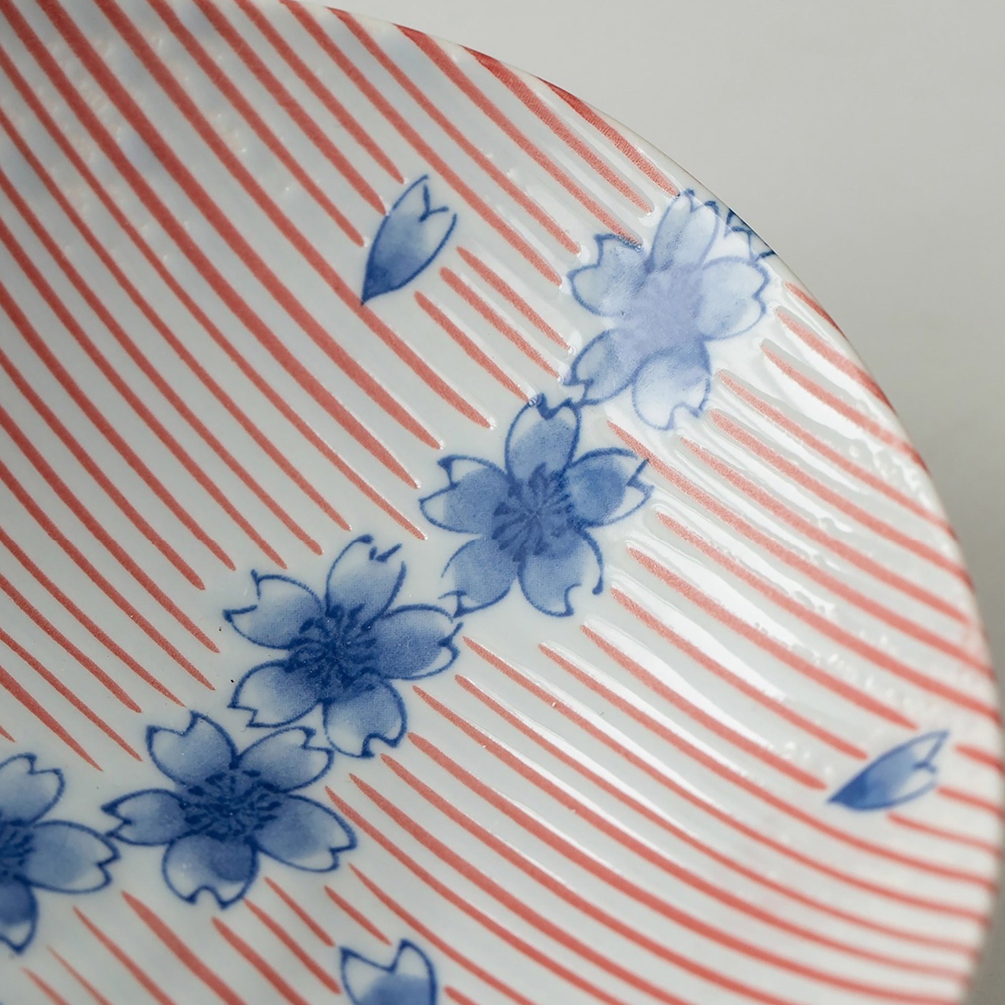 Vaisselle japonaise Mino-yaki motif sakura bleue