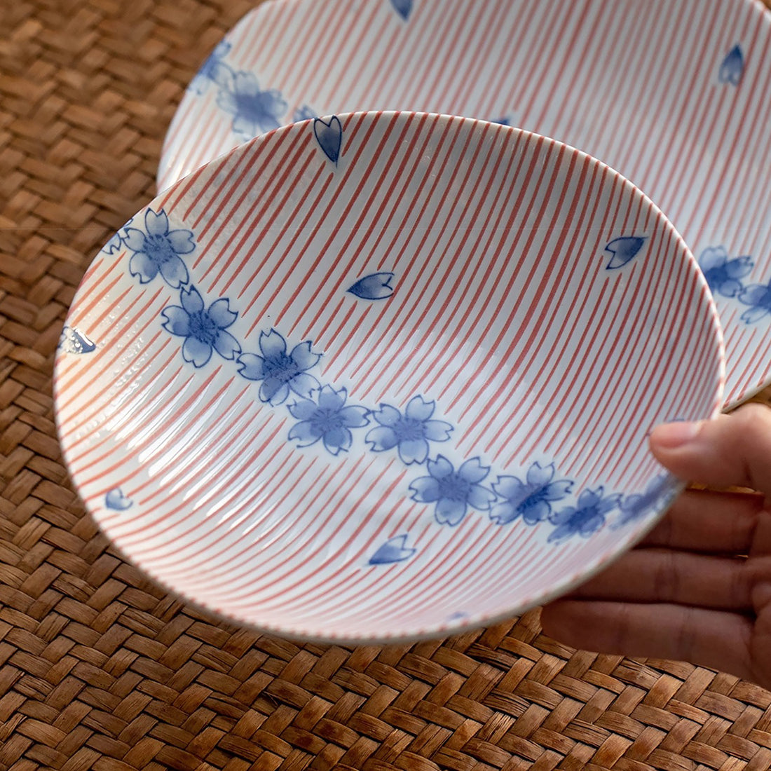 Vaisselle japonaise Mino-yaki motif sakura bleue