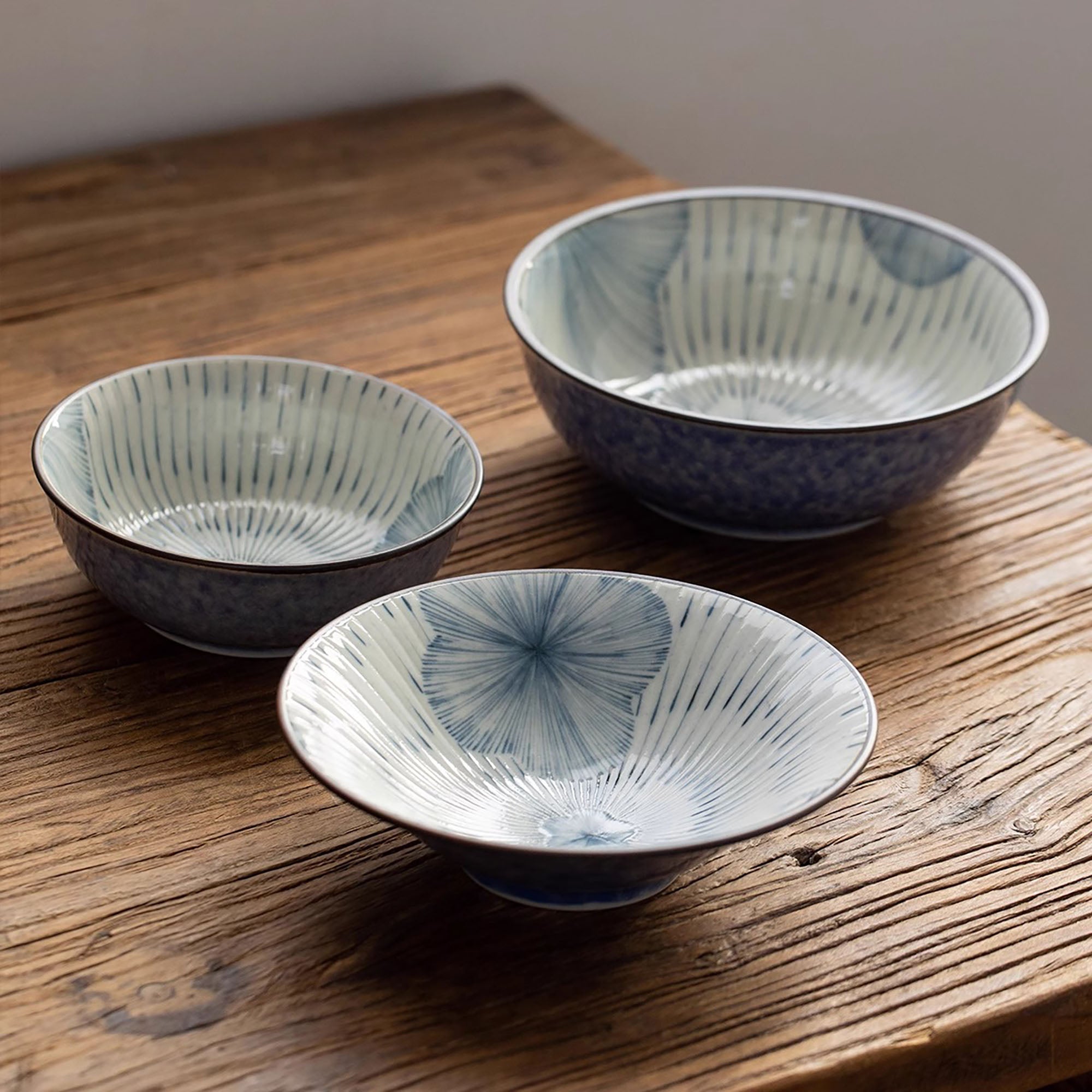 Vaisselle en céramique Mino-yaki "Sakura bleue sous la pluie”