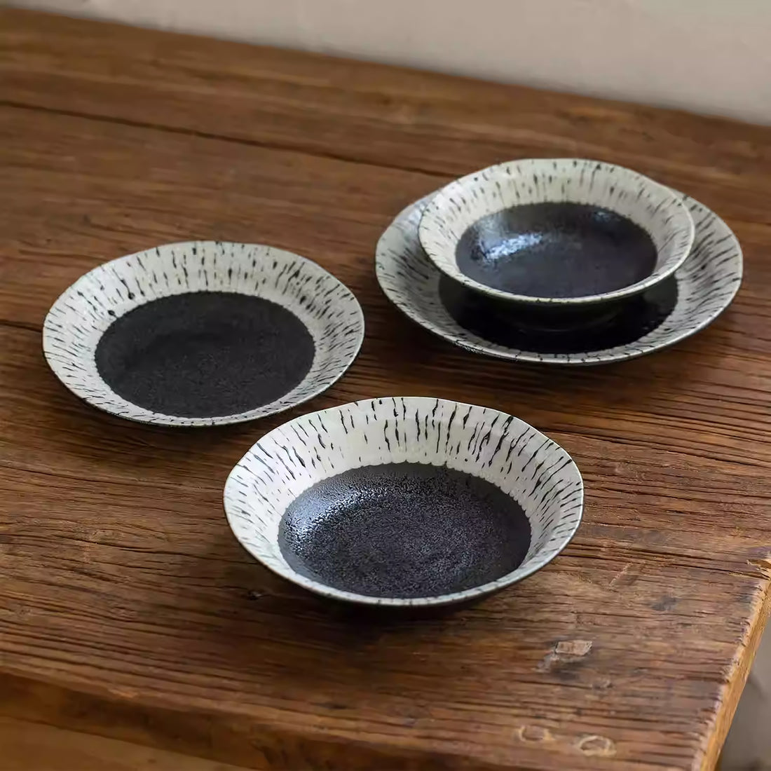Assiette en céramique Mino avec motif togusa