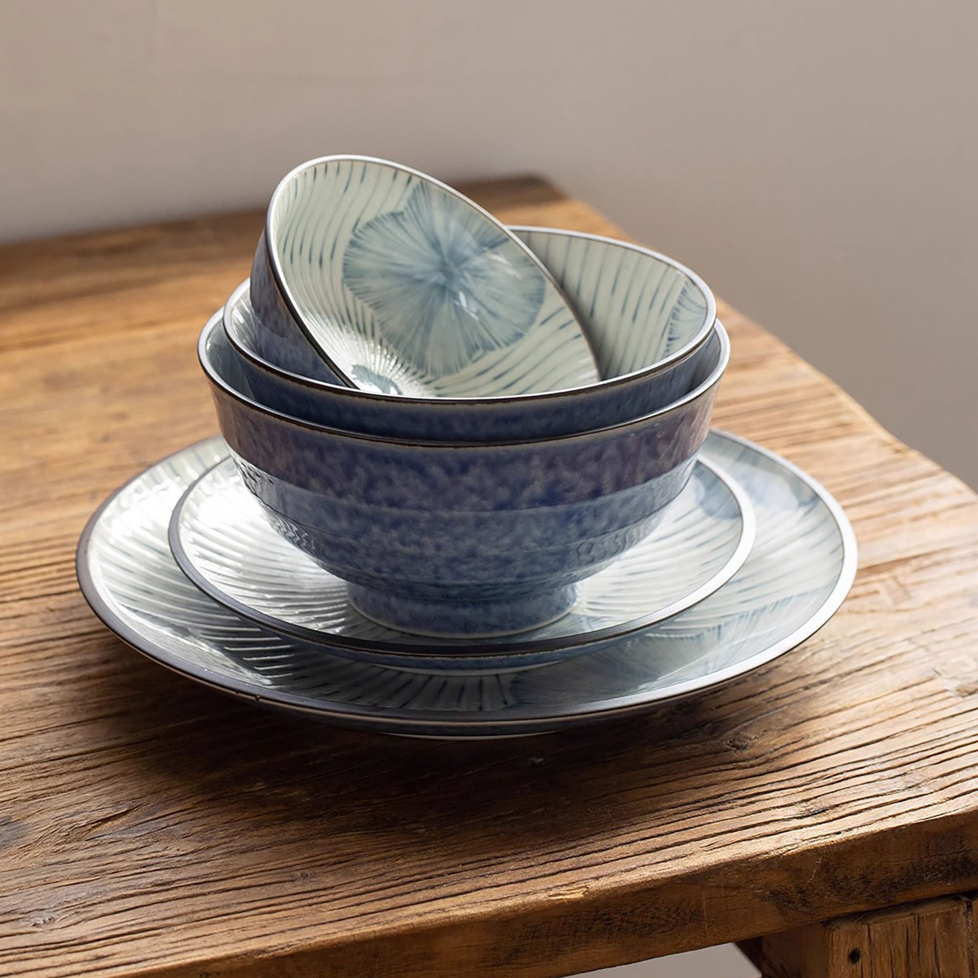 Vaisselle en céramique Mino-yaki "Sakura bleue sous la pluie”