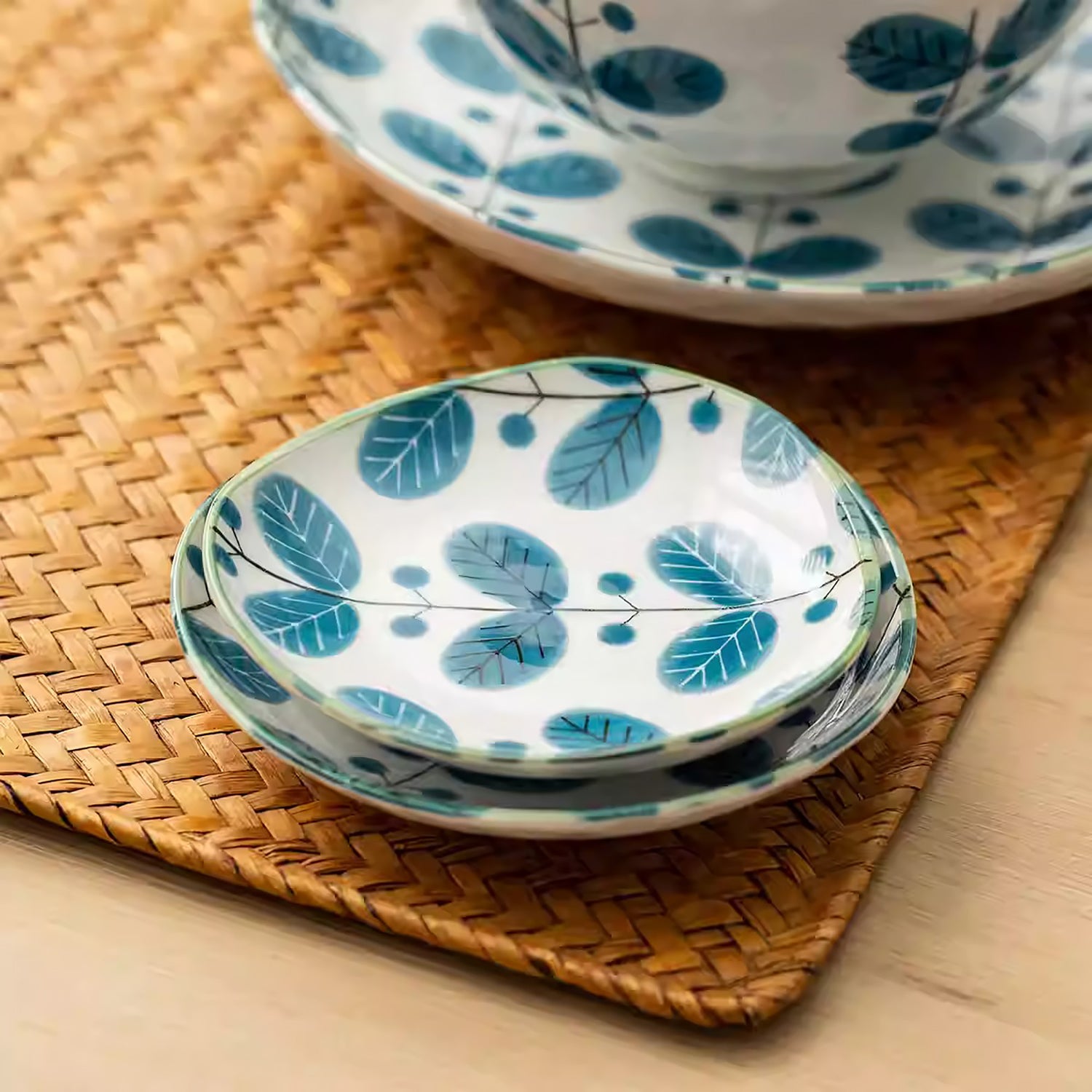 Vaisselle Mino-yaki avec motif feuillage “Forest”