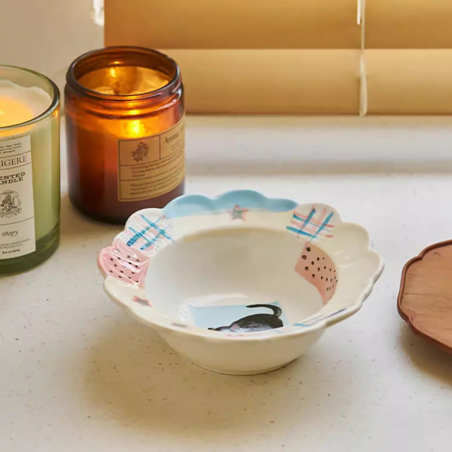 Vaiselle en céramique chat illustré bord festonné