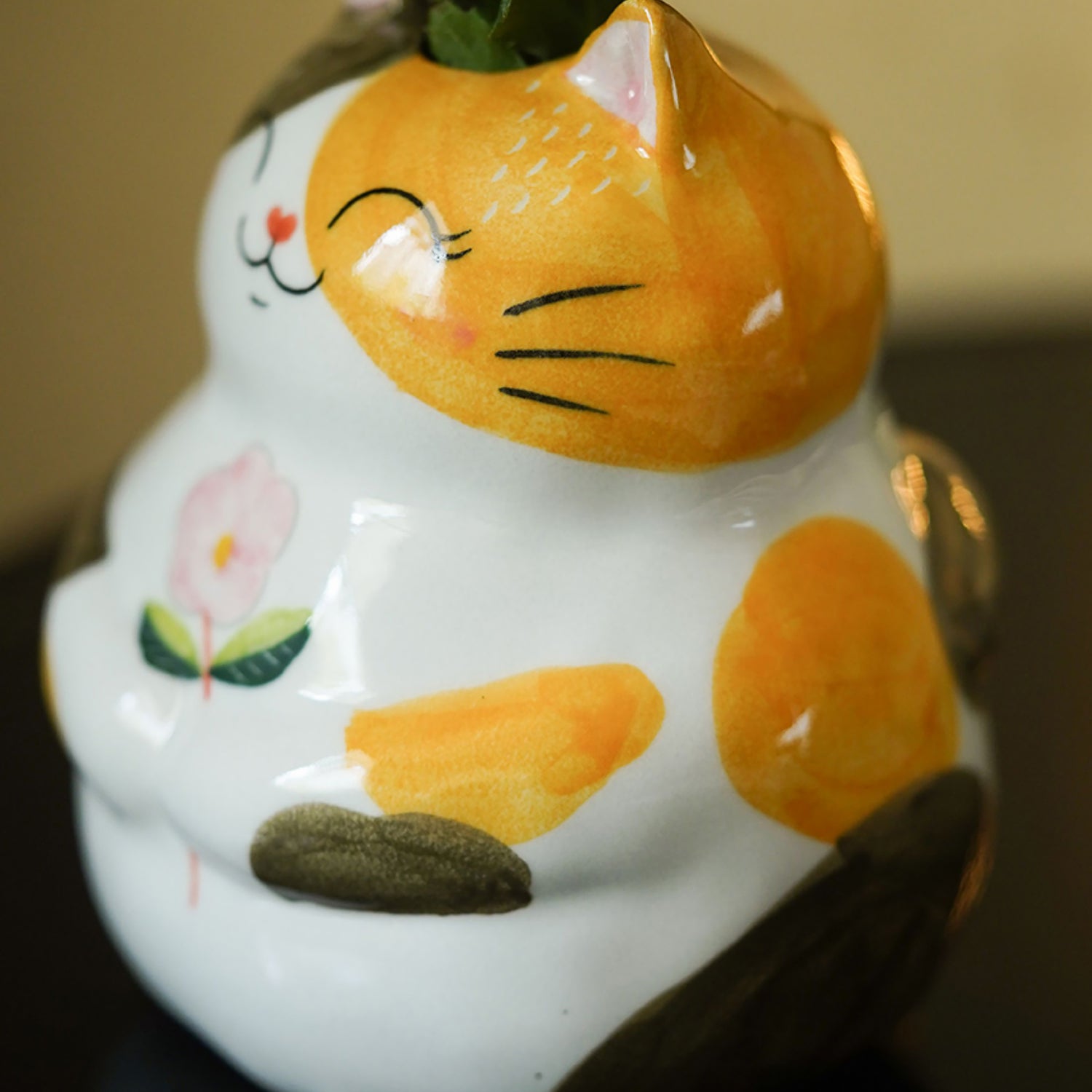 Vase en céramique avec forme chat mignon