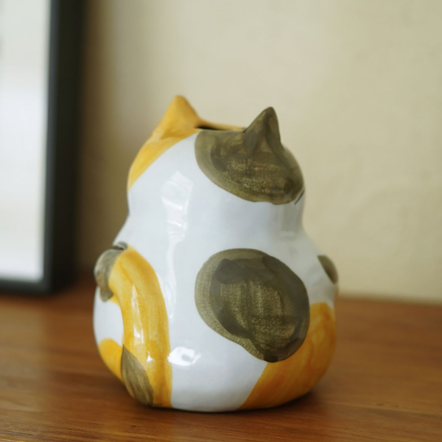 Vase en céramique avec forme chat mignon