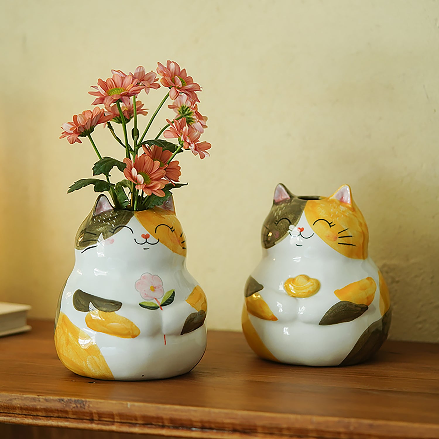 Vase en céramique avec forme chat mignon