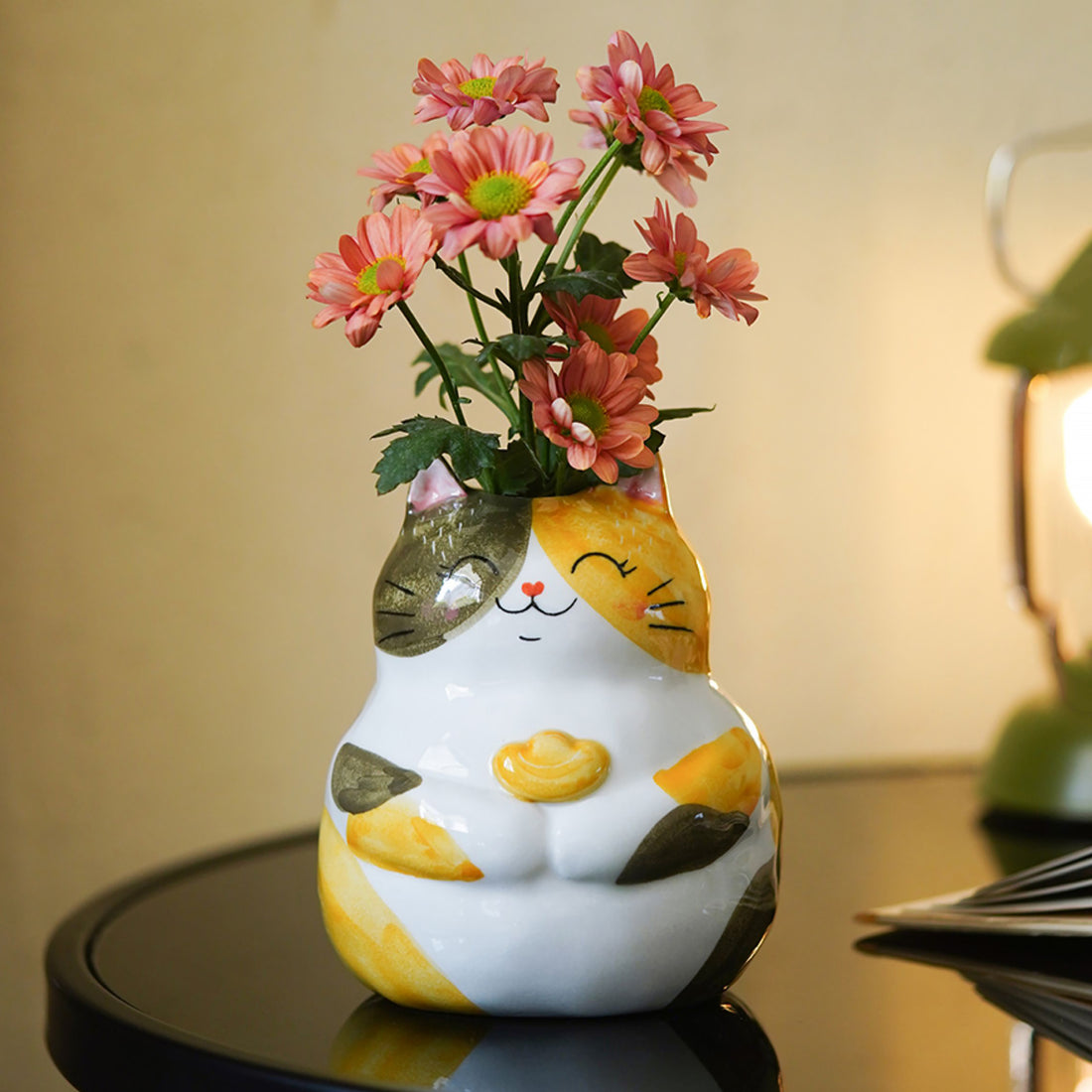 Vase en céramique avec forme chat mignon