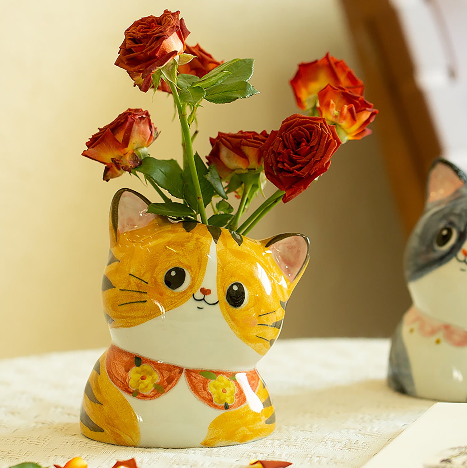 Vase mignon en céramique peinte à la main