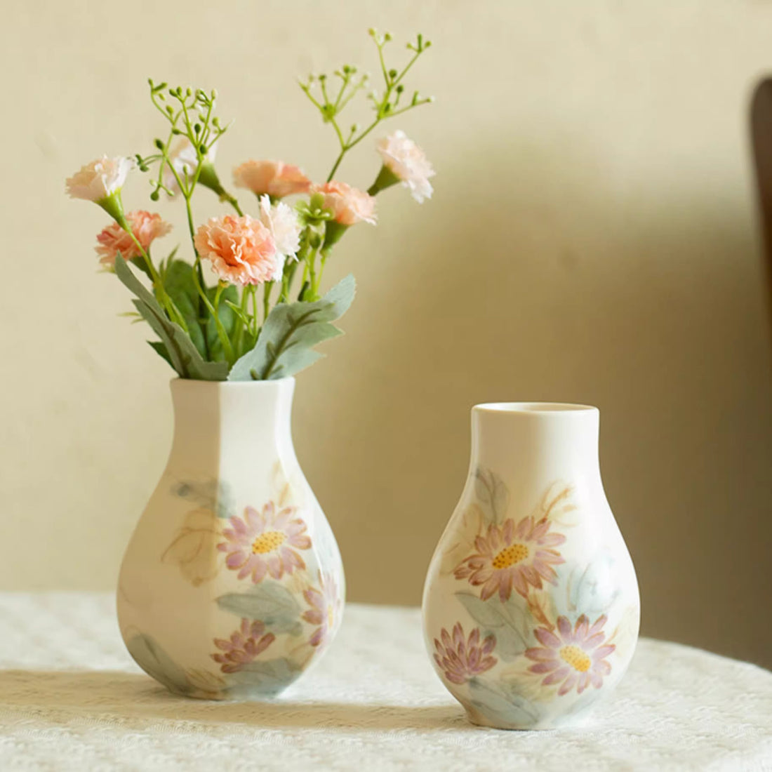 Vase en céramique peint à la main motif marguerite