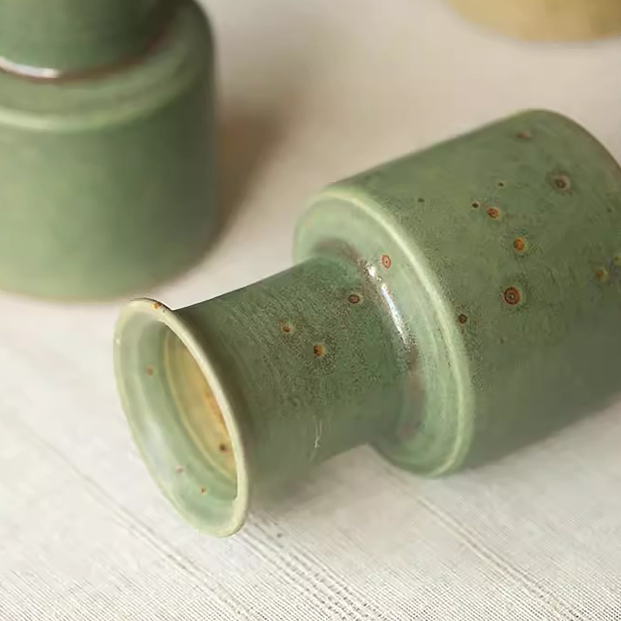 Petite Vase en céramique style wabi-sabi