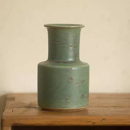 Petite Vase en céramique style wabi-sabi