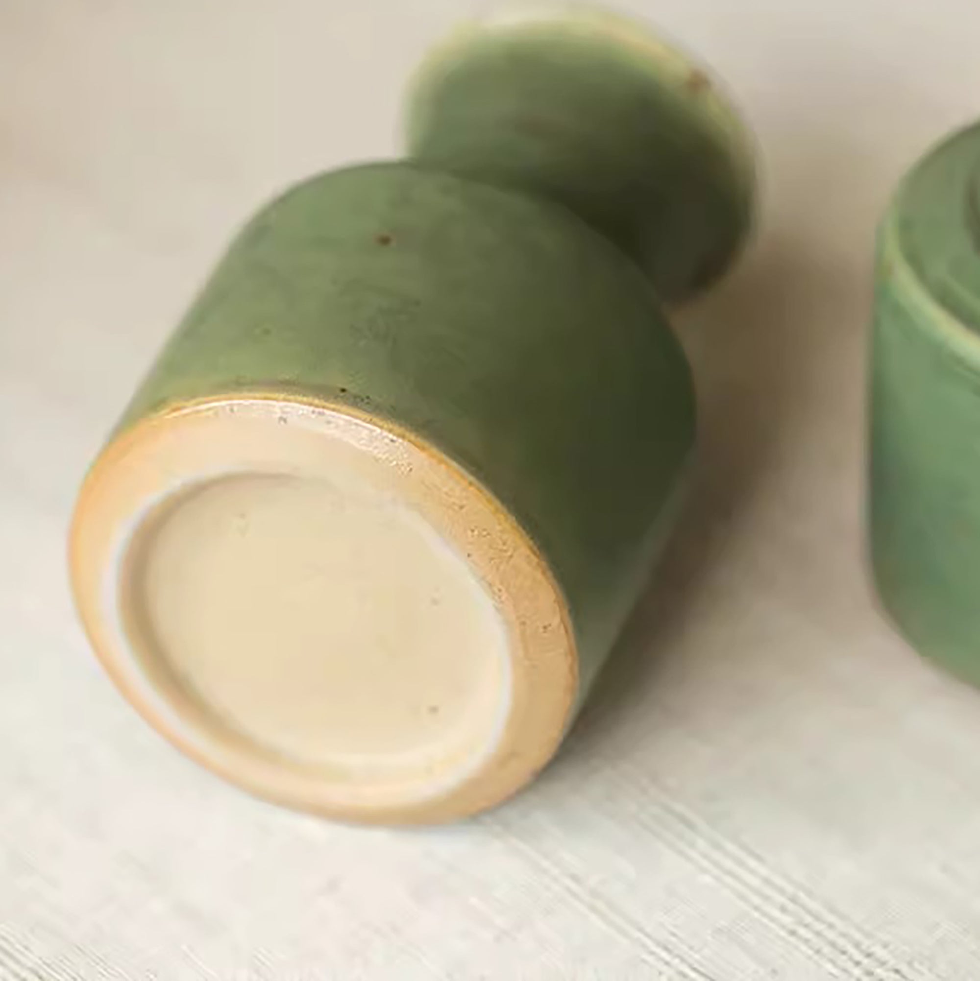 Petite Vase en céramique style wabi-sabi