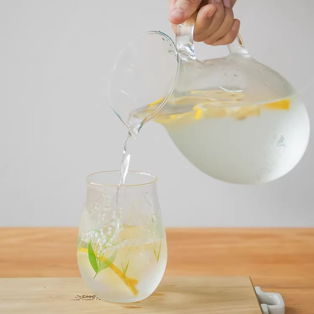 Verre Toyo-Sasaki motif mimosa et muguet