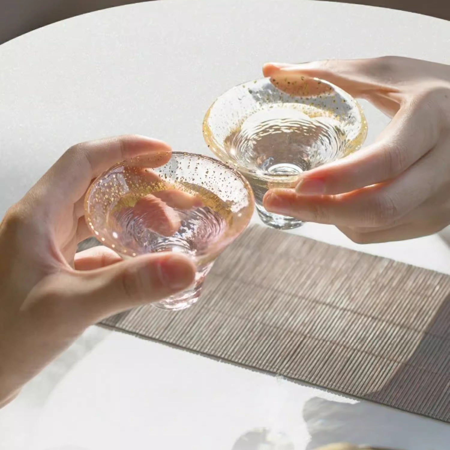 Japanisches mundgeblasenes Sasaki-Glas