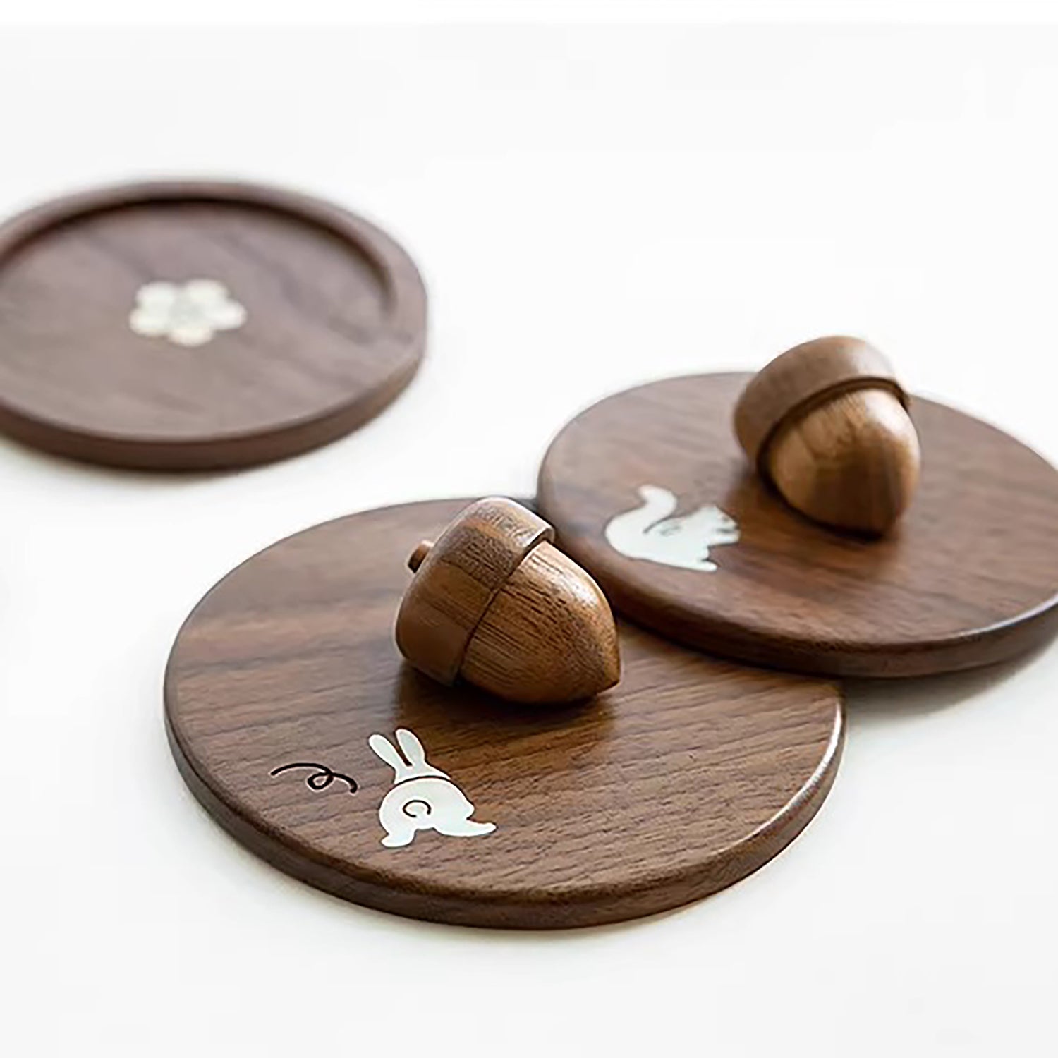 Dessous de verre en bois incrusté