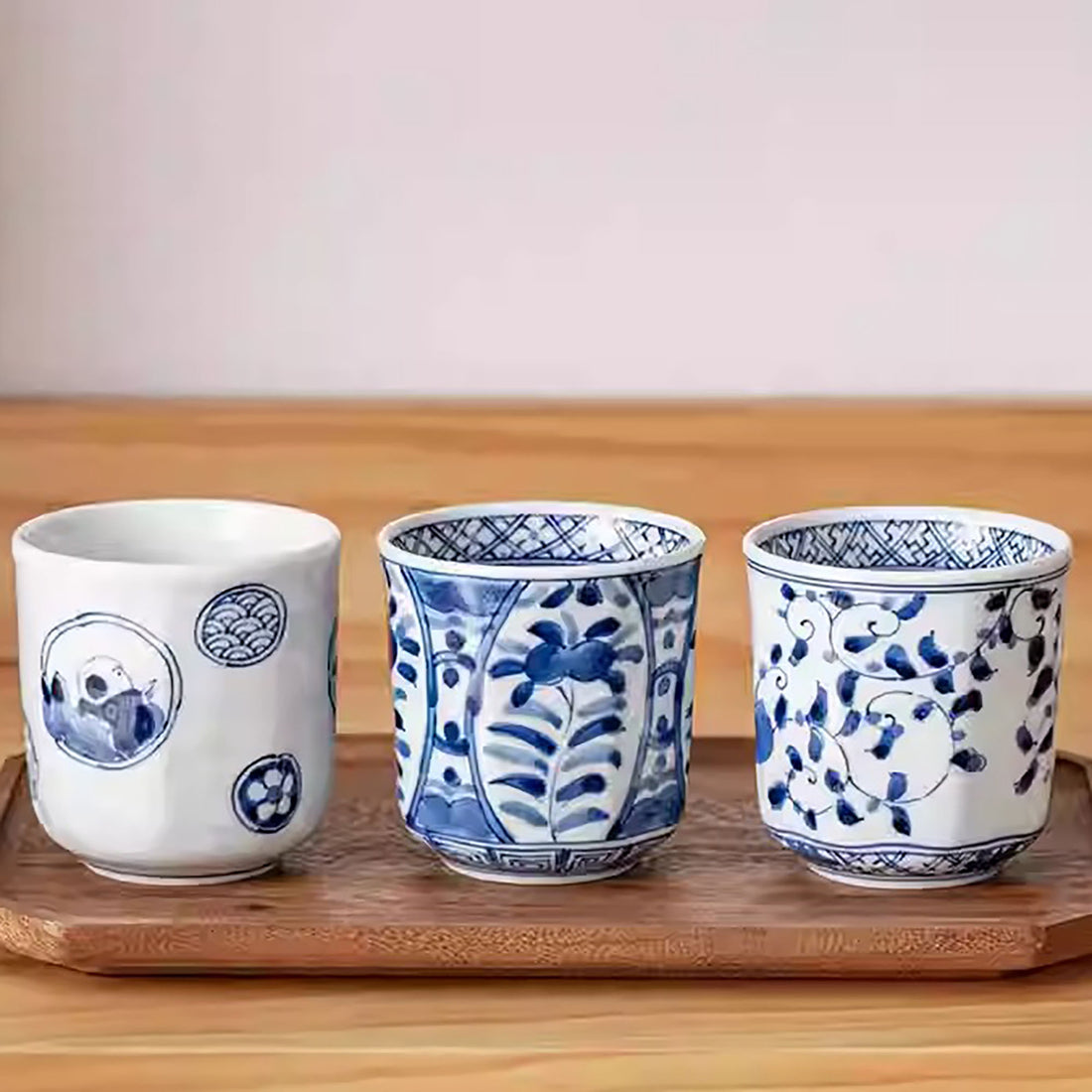 Tasse Yunomi en céramique bleu et blanc