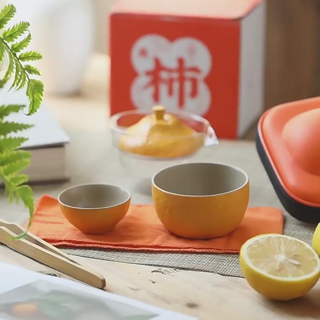 Théière portable en forme d'orang avec ses tasses 