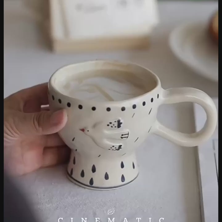 Mug en céramique fait main avec motif en relief mouette