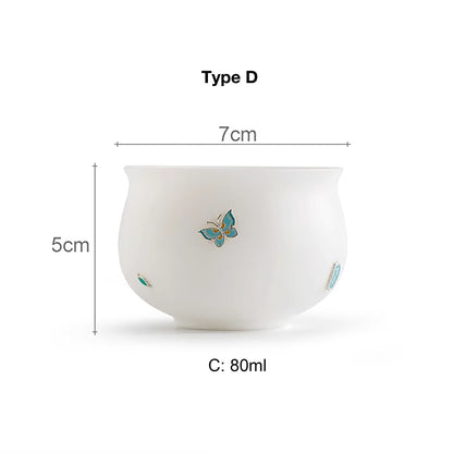 Tasse de maître en porcelaine jade et Ornée en argent avec forme galbée élégante