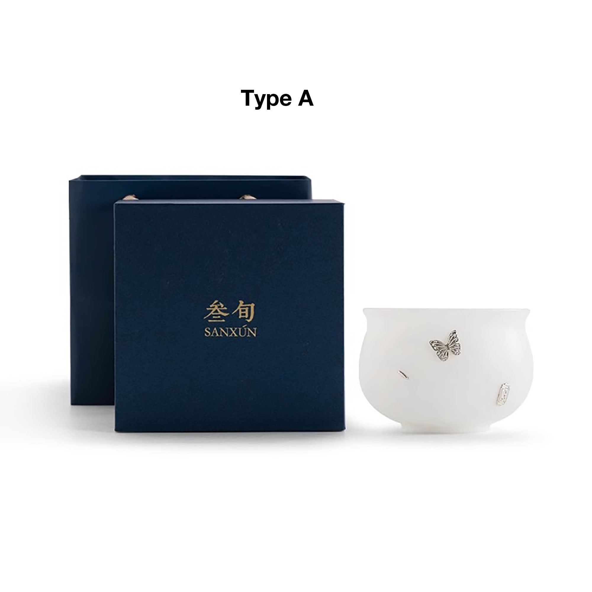 Tasse de maître en porcelaine jade et Ornée en argent avec forme galbée élégante