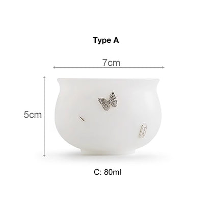 Tasse de maître en porcelaine jade et Ornée en argent avec forme galbée élégante